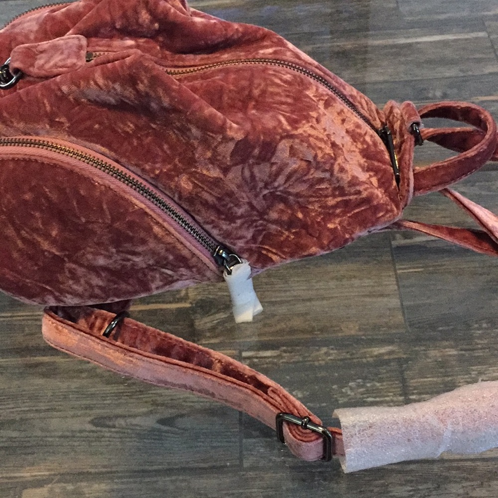 Rebecca Minkoff Julian Crossbody/Convertible Bkpk - Picture 6 of 8